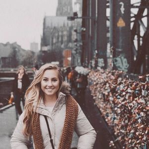 Meet your Posher, Michaela